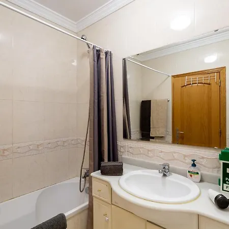 Premium T1 Apartment, Spacious, 3 Min Driving Distance From The Apartmán