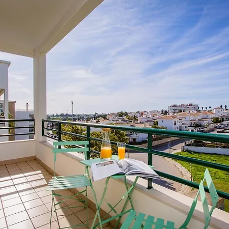 Premium T1 Apartment, Spacious, 3 Min Driving Distance From The Apartmán *