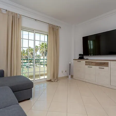 Premium T1 Apartment, Spacious, 3 Min Driving Distance From The Apartmán