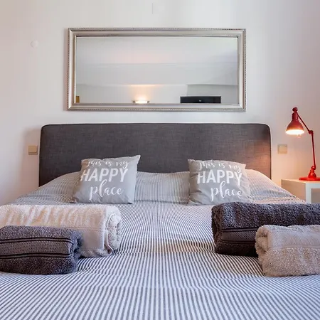 Premium T1 Apartment, Spacious, 3 Min Driving Distance From The * Albufeira